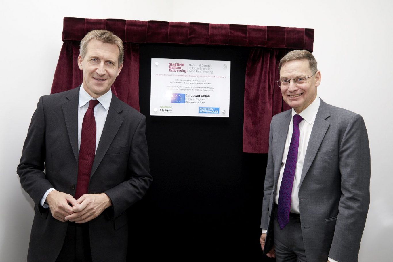 Picture of Professor Sir Chris Husbands, Vice-Chancellor of Sheffield Hallam University and Ian Wright CBE, Chief Executive of the Food and Drink Federation.